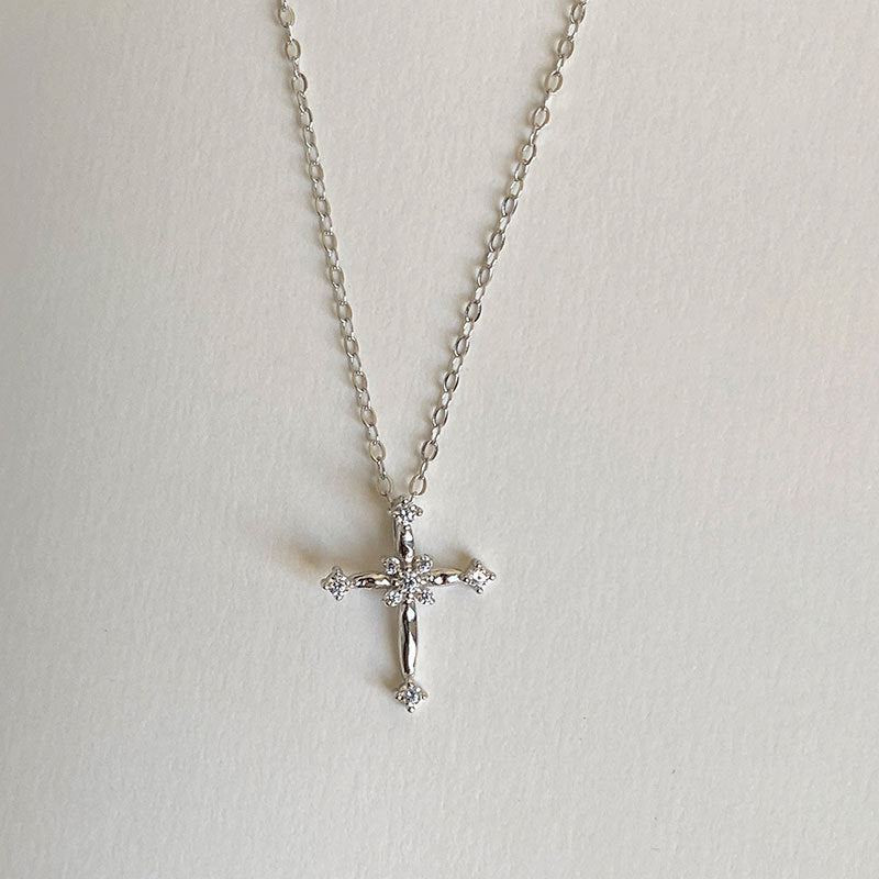 Luxury Minimalist Cross Necklace for Women · Unique Design Full-Diamond Clavicle Chain · Elegant Temperament