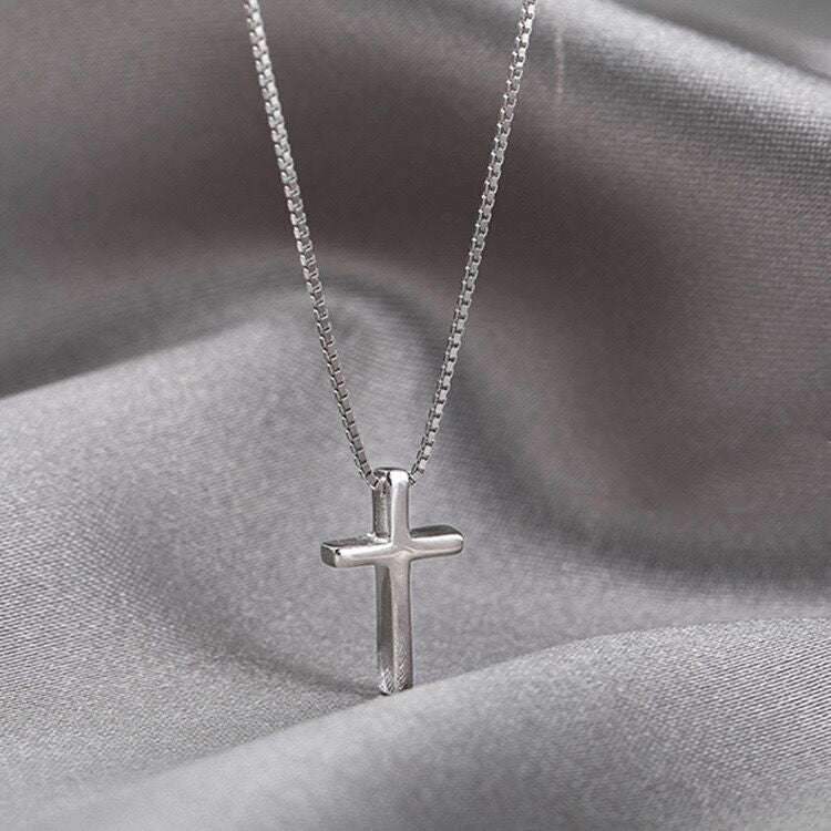 S925 Sterling Silver Minimalist Cross Necklace - Women's Fashionable Niche Design Collarbone Chain with Versatile Statement Pendant