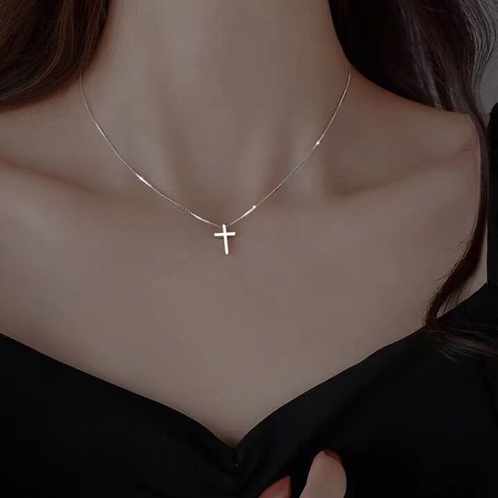 S925 Sterling Silver Minimalist Cross Necklace - Women's Fashionable Niche Design Collarbone Chain with Versatile Statement Pendant